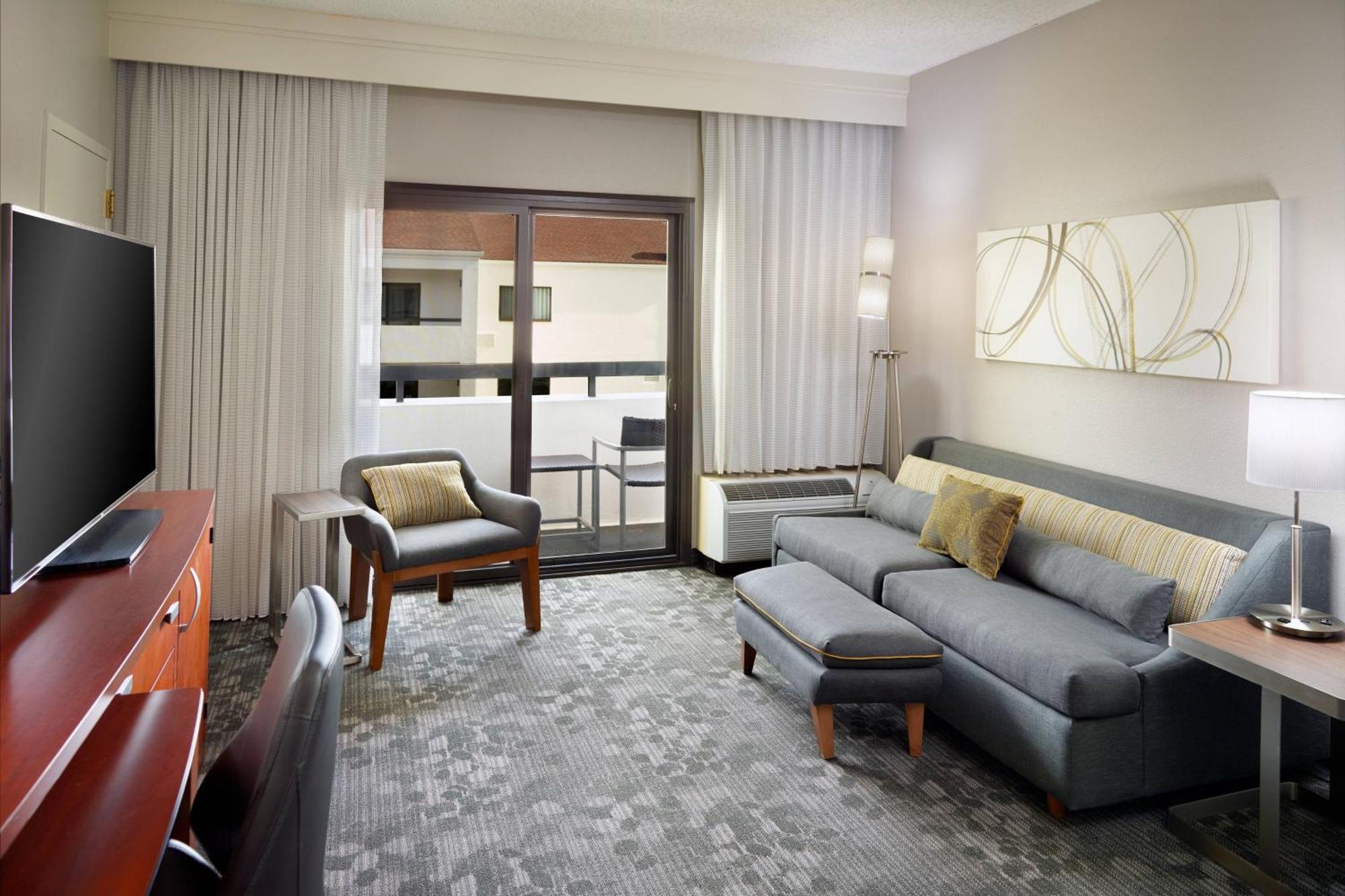 Courtyard By Marriott Atlanta Airport South/Sullivan Road College Park Exterior foto